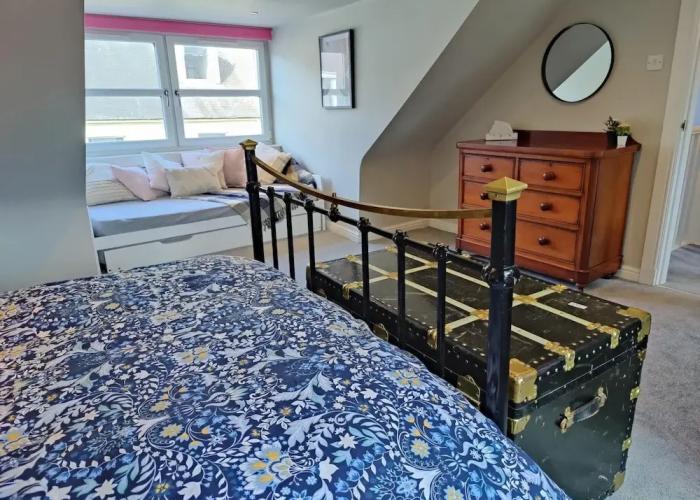 NEW Fabulous 2BD Maisonette Dunfermline, Fife