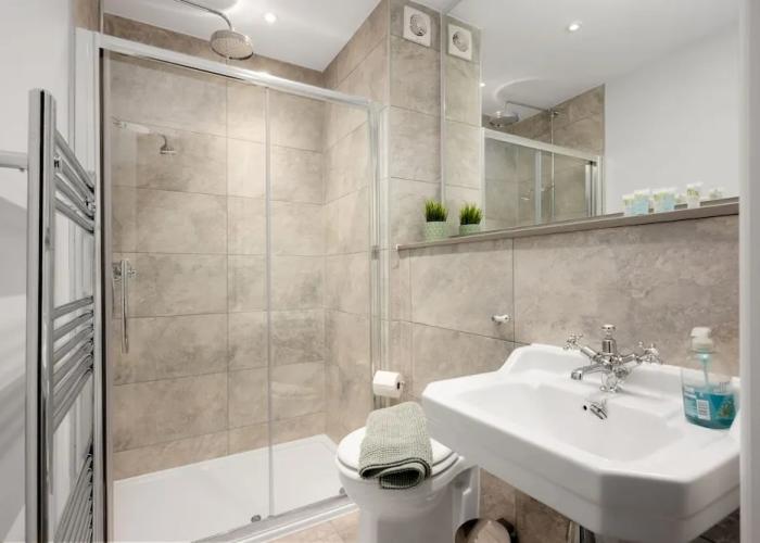 312 Reid's Corner - by Stay Dunfermline