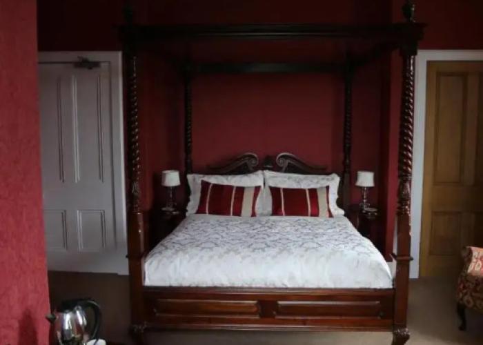 The Pines Guesthouse