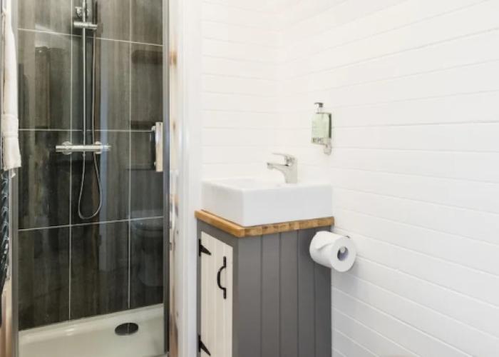Weedingshall Lodges