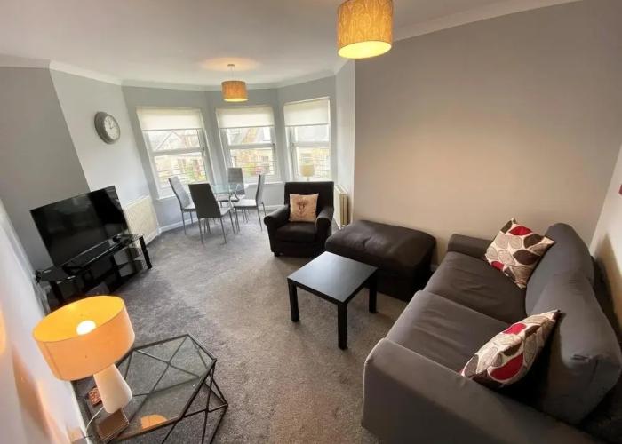 NEW Super 2 Bedroom Flat in Falkirk