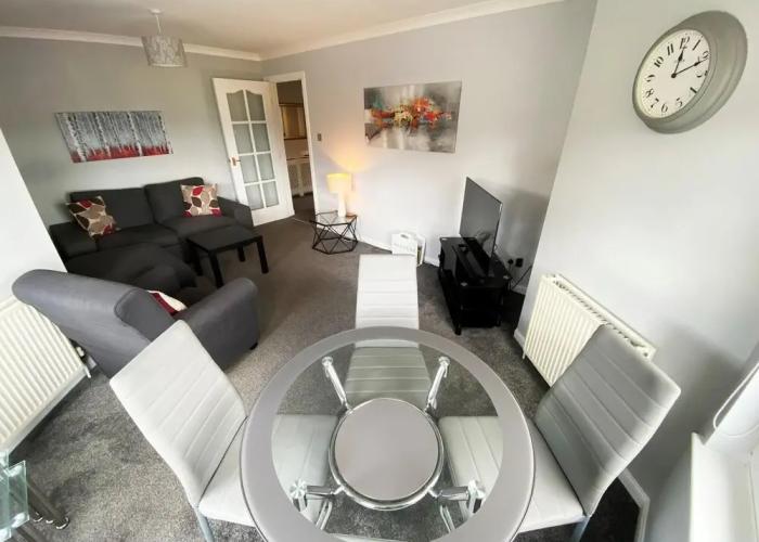 NEW Super 2 Bedroom Flat in Falkirk