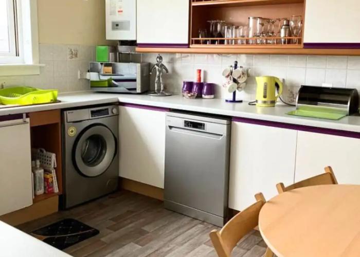 Central Falkirk 3 Bedroom Apartment