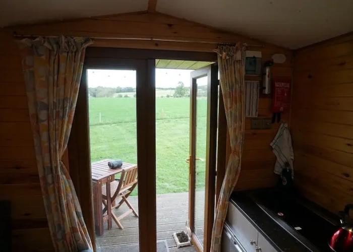 Beehive @ Westcote Glamping- Campsite