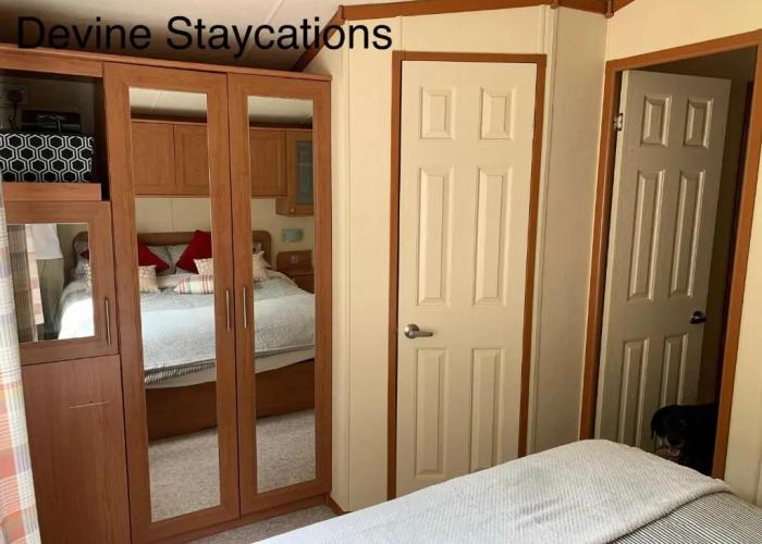 Devine Staycations at 38 Riverside