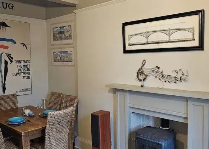Snug - Macushla Apartment