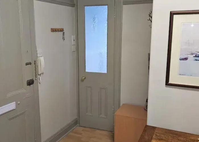 Snug - Macushla Apartment