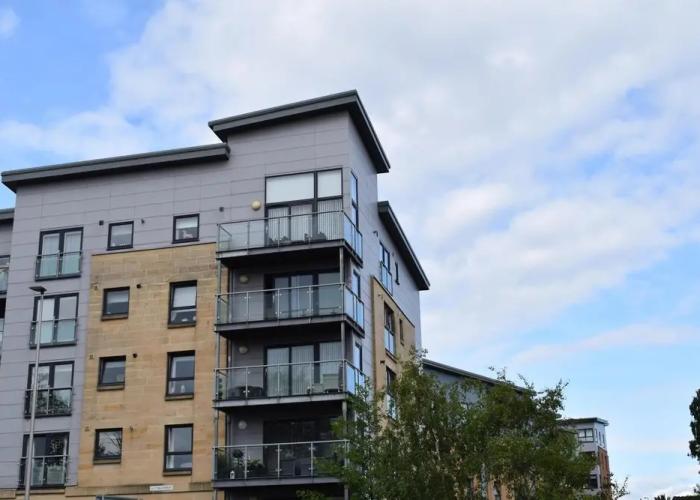 The Paisley Penthouse - Stunning View of the Abbey