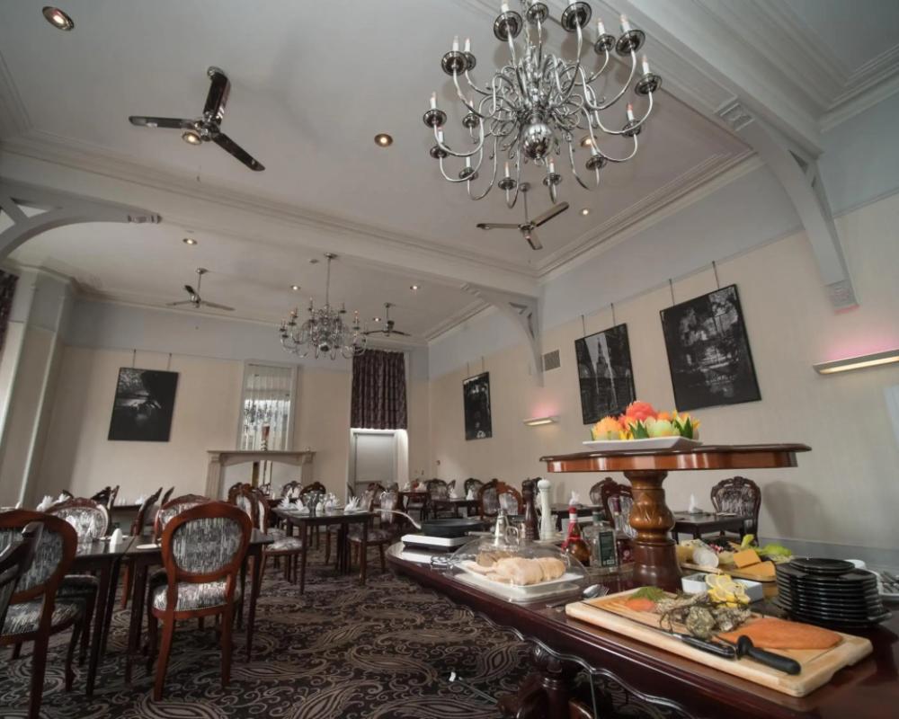фото The Palace Hotel