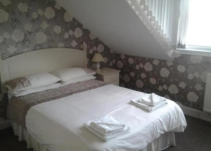 Nomi Rooms & Restaurant