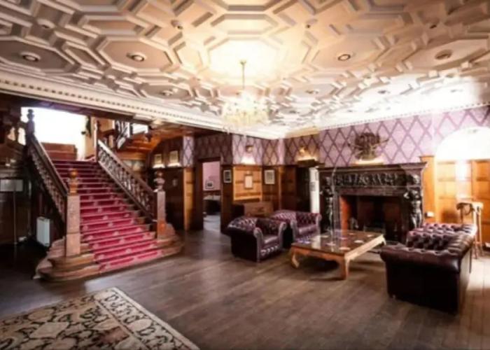 Court Colman Manor