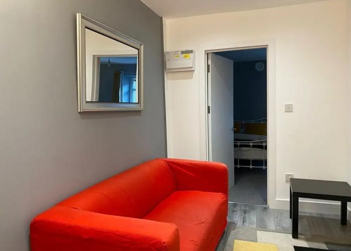 Bright 2br,sleeps 6 - Bridgend Centre, Train Link