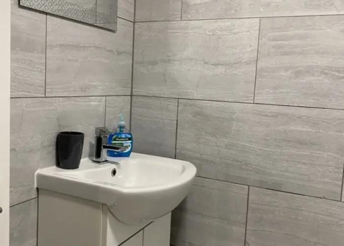 Bright 2br,sleeps 6 - Bridgend Centre, Train Link