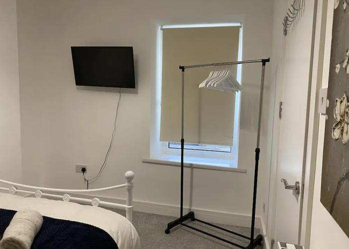 Bright 2br,sleeps 6 - Bridgend Centre, Train Link
