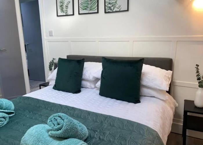 Comfortable and Modern 2-bedroom Flat in Bridgend