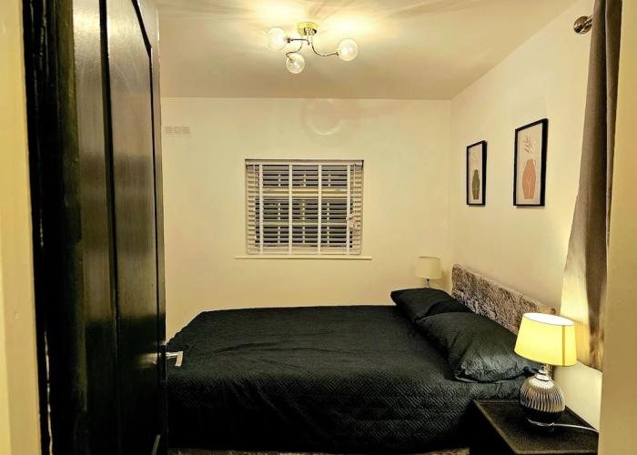 Cosy 1 Bedroom Flat Near Bridgend Town Centre