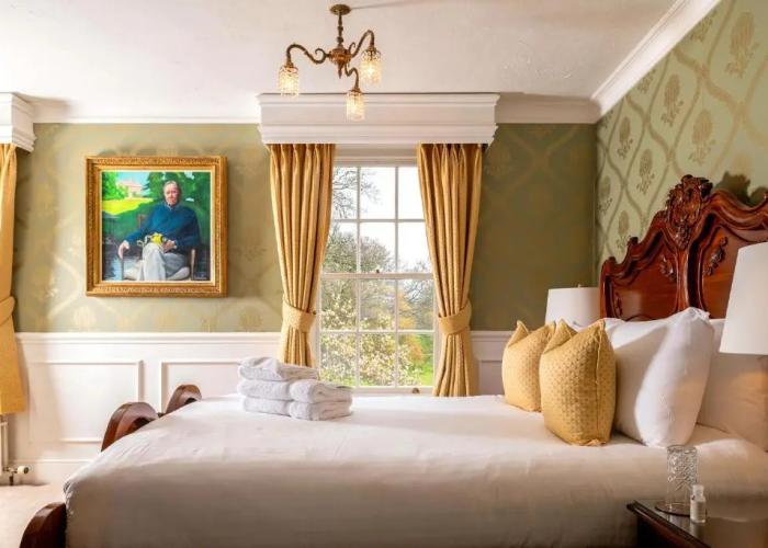 Plas Dinas Country House