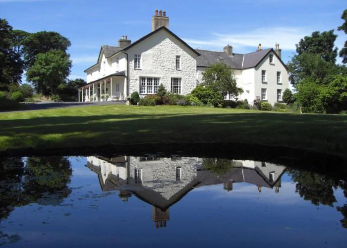 Plas Dinas Country House