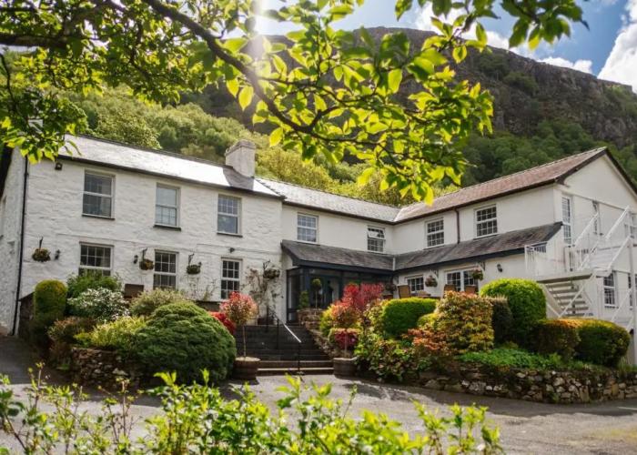Ty Afon, River House