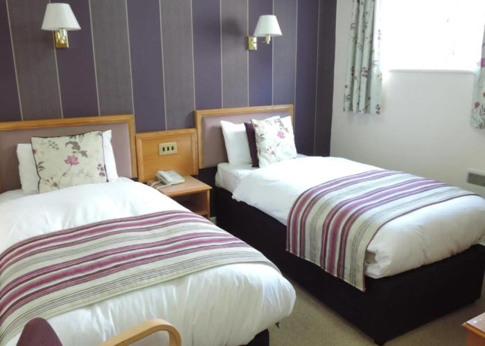 Falcon Hotel
