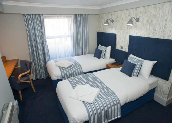 Falcon Hotel