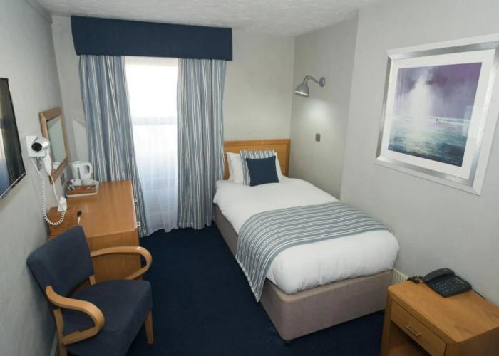 Falcon Hotel