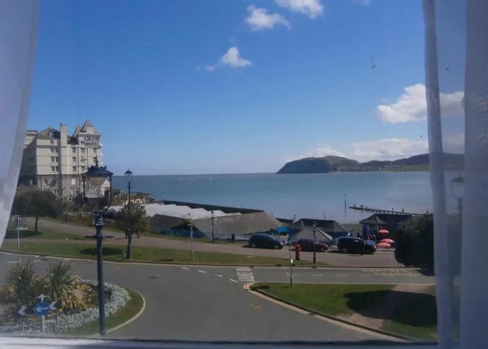 Min y Don Llandudno