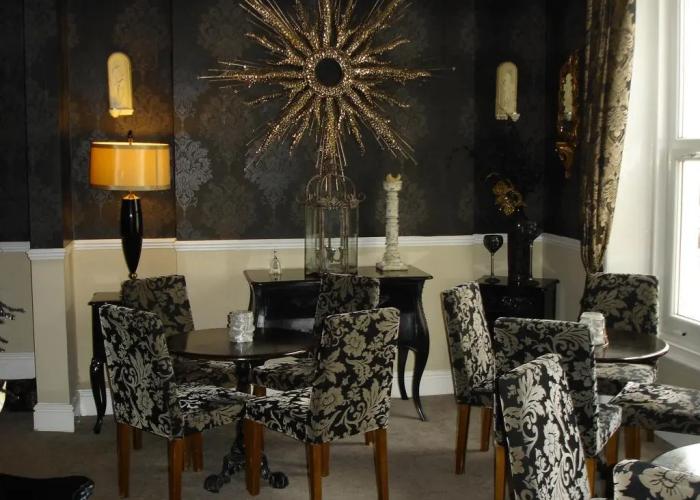 The Manor Hotel