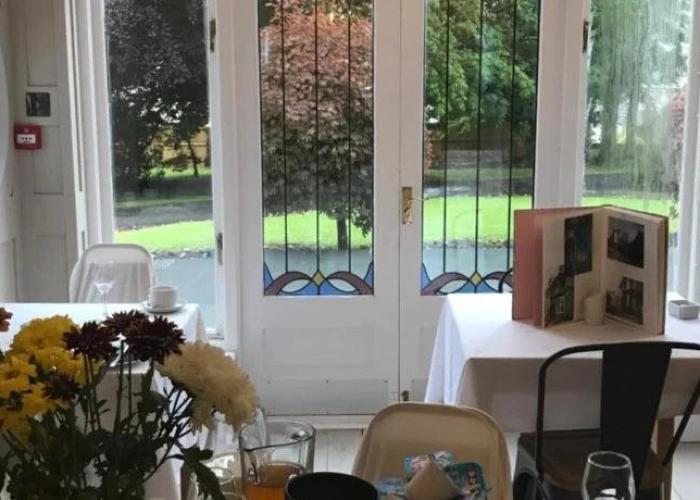 Llwyn Country House