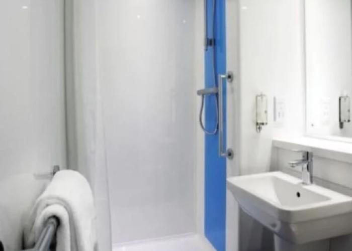 Travelodge Llanelli Cross Hands