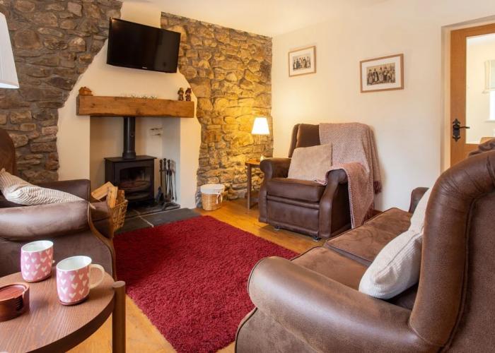 Lovely 3-bed Cottage in the Quiet Hamlet of Horeb