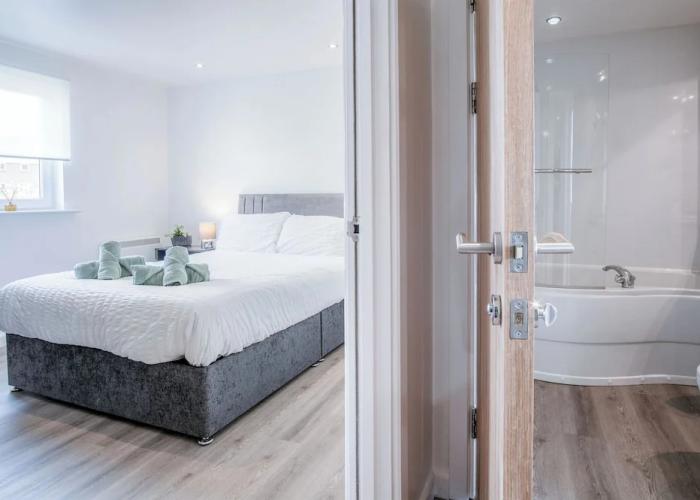 Beach View - 2 Bed Apartment - Llanelli