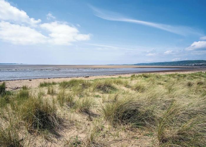 Beach View - 2 Bed Apartment - Llanelli