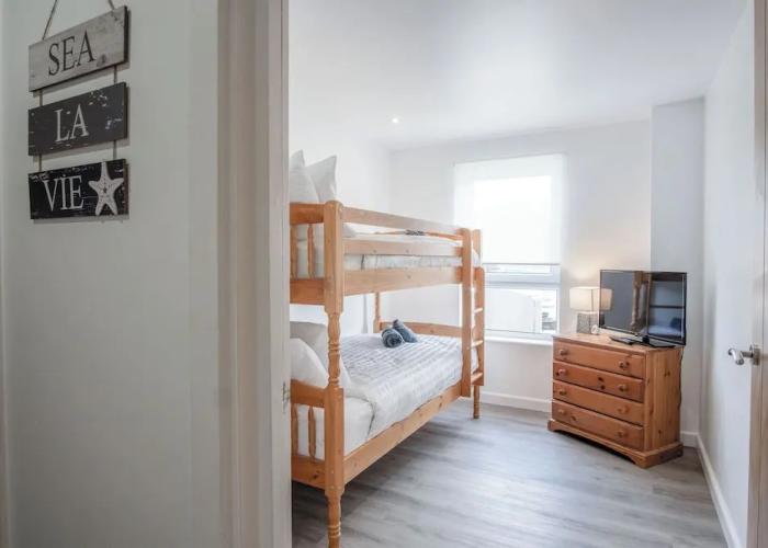 Beach View - 2 Bed Apartment - Llanelli
