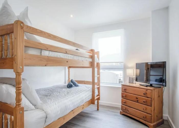 Beach View - 2 Bed Apartment - Llanelli