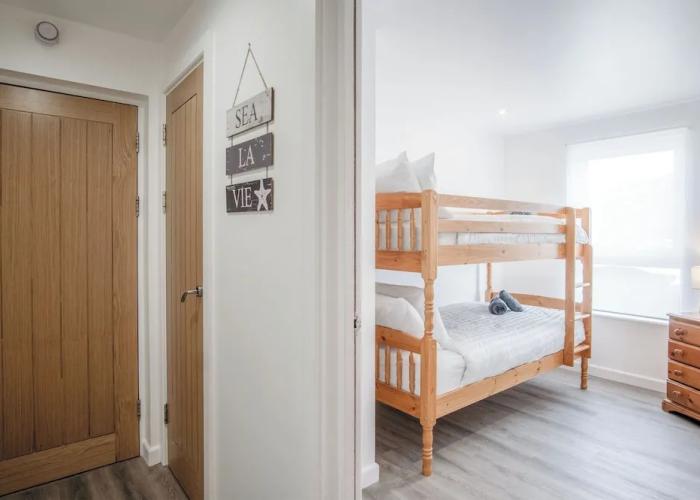 Beach View - 2 Bed Apartment - Llanelli