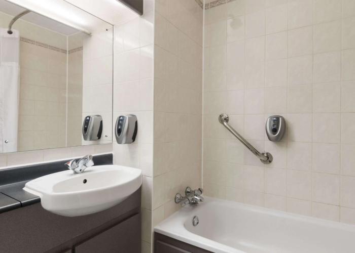 Days Inn by Wyndham Maidstone