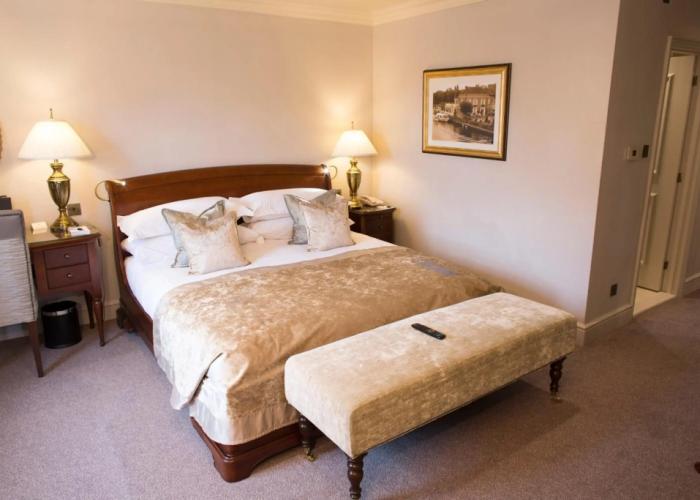 Macdonald Compleat Angler