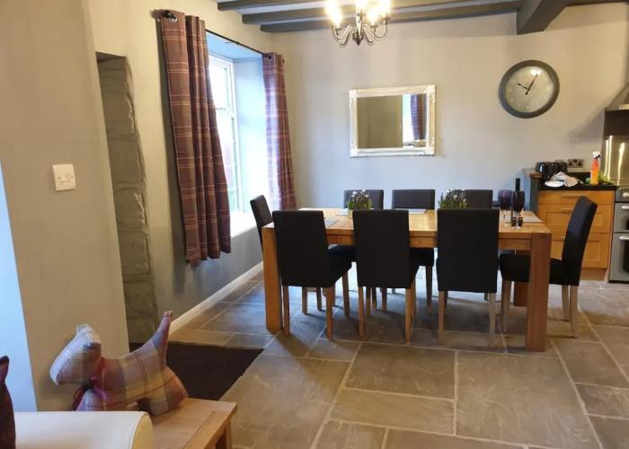 Lovely 4 bed House Sleeping 8 Near Ashbourne