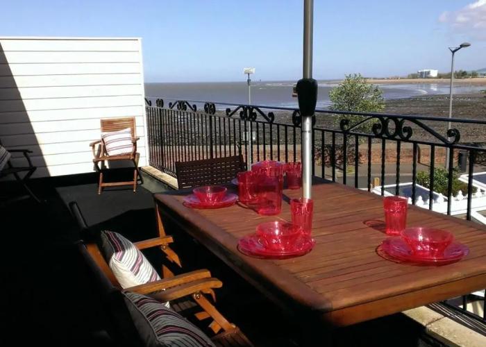 Beachside Suites