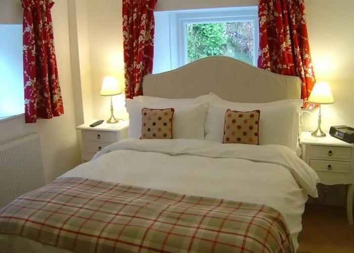 Edgcott House