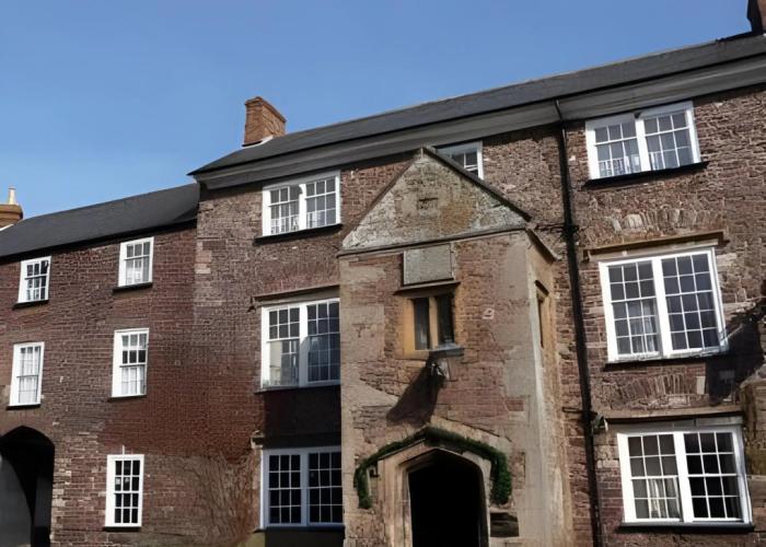 Luttrell Arms Hotel