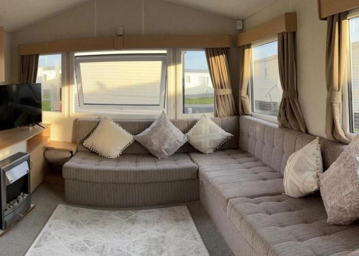 Impeccable 2-bed Static Caravan in Morecambe