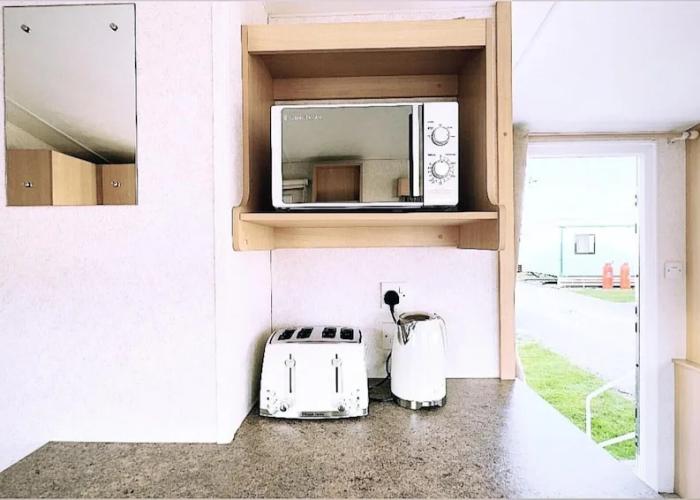 Impeccable 2-bed Static Caravan in Morecambe