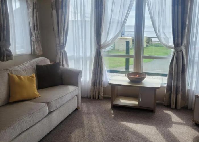 Beachside Holiday Retreat - Sleeps 6 & Parking