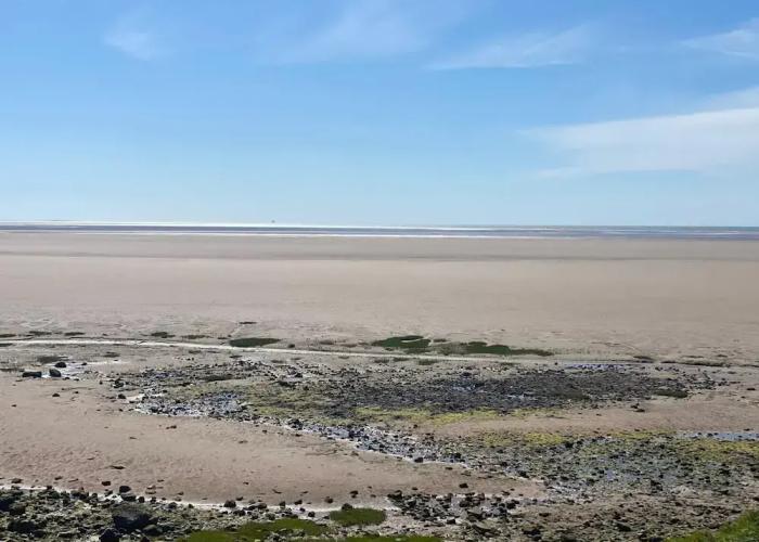 Beachside Holiday Retreat - Sleeps 6 & Parking