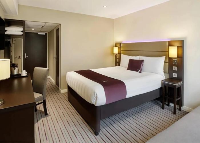 Premier Inn Oldham Central