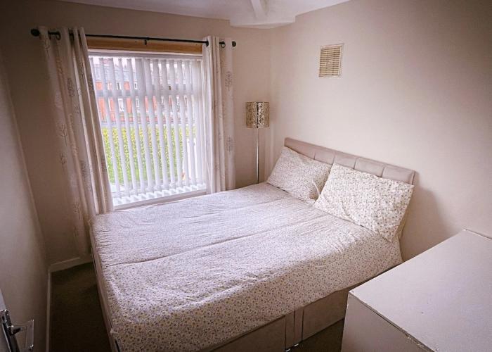 Entire 3-bedroom Home in Oldham - Guest House