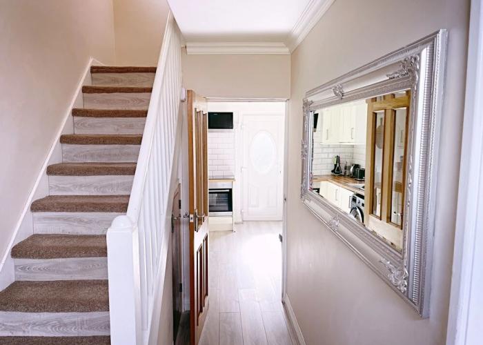 Entire 3-bedroom Home in Oldham - Guest House