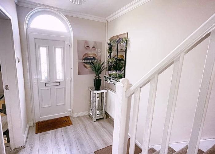Entire 3-bedroom Home in Oldham - Guest House